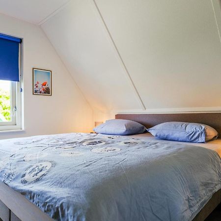 4 Bedroom Cozy Home In Zonnemaire エクステリア 写真